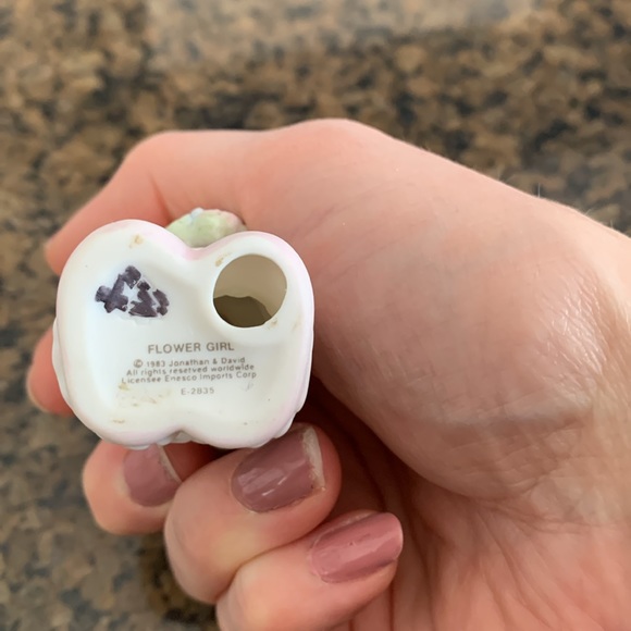 Precious moments “flower girl” figurine - Picture 2 of 3